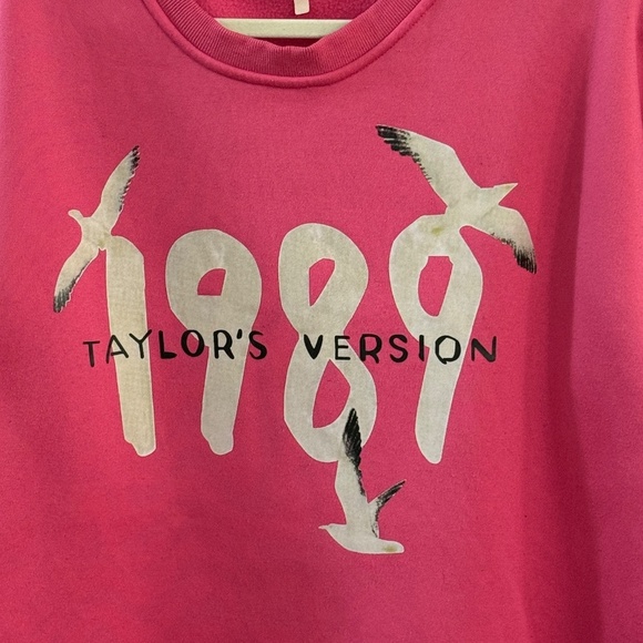 Taylor Swift 1989 Taylor's Version Crewneck Pink Sweatshirt Large - Picture 2 of 9